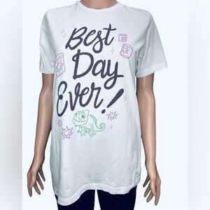 Zuni Disney White Rapunzal Best Day Ever Graphic Short Sleeve Cotton Tee Medium